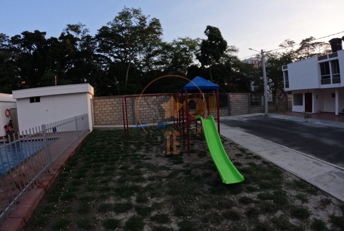 Casa en conjunto cerrado, Palestina Real-Los Patios.