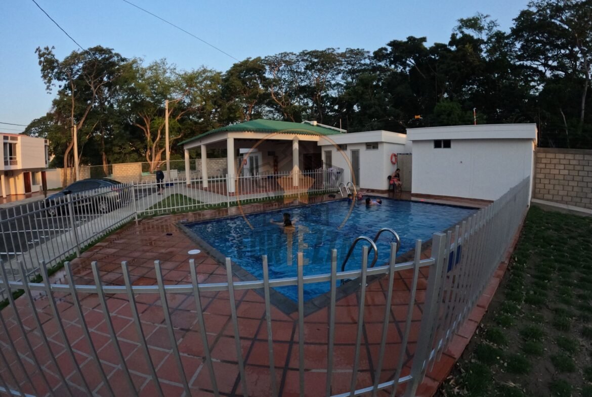 Casa en conjunto cerrado, Palestina Real-Los Patios.