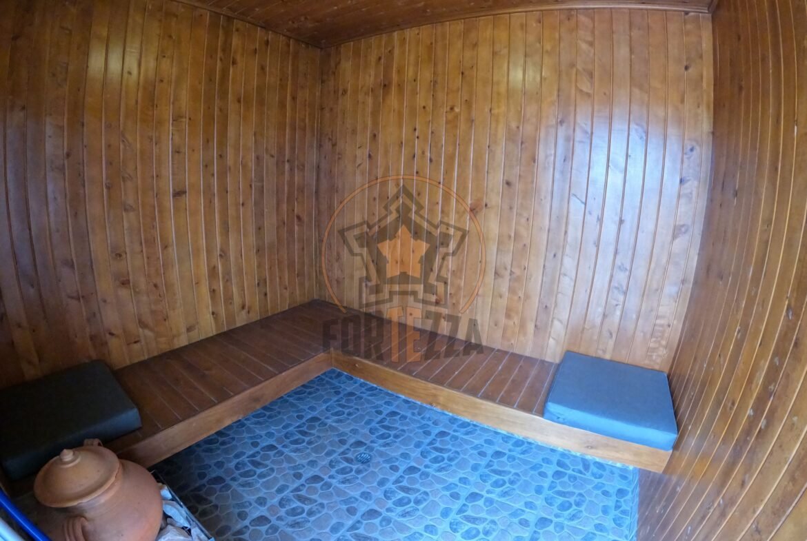 Casa esquinera de lujo en conjunto, Los Patios