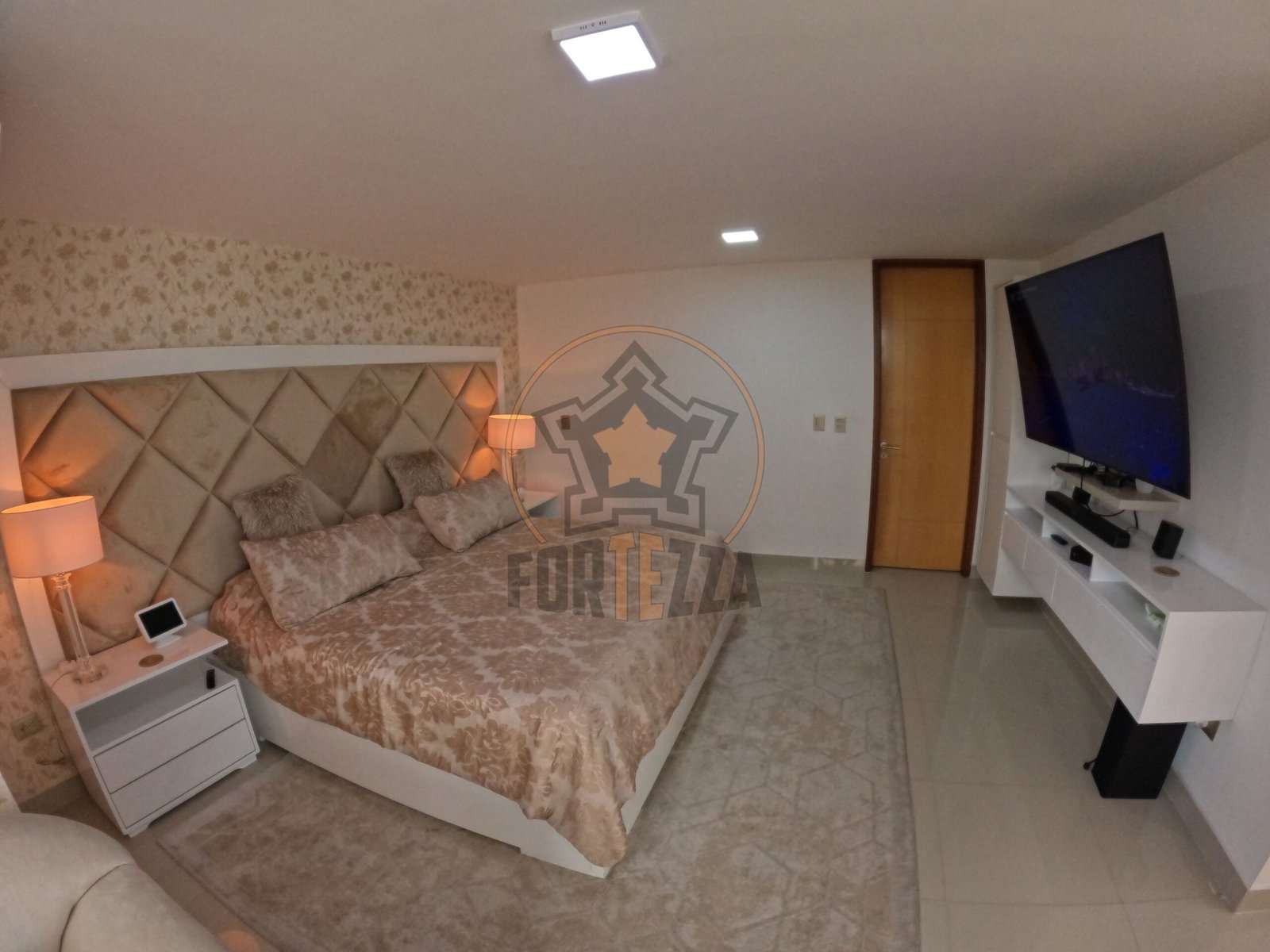 Casa esquinera de lujo en conjunto, Los Patios