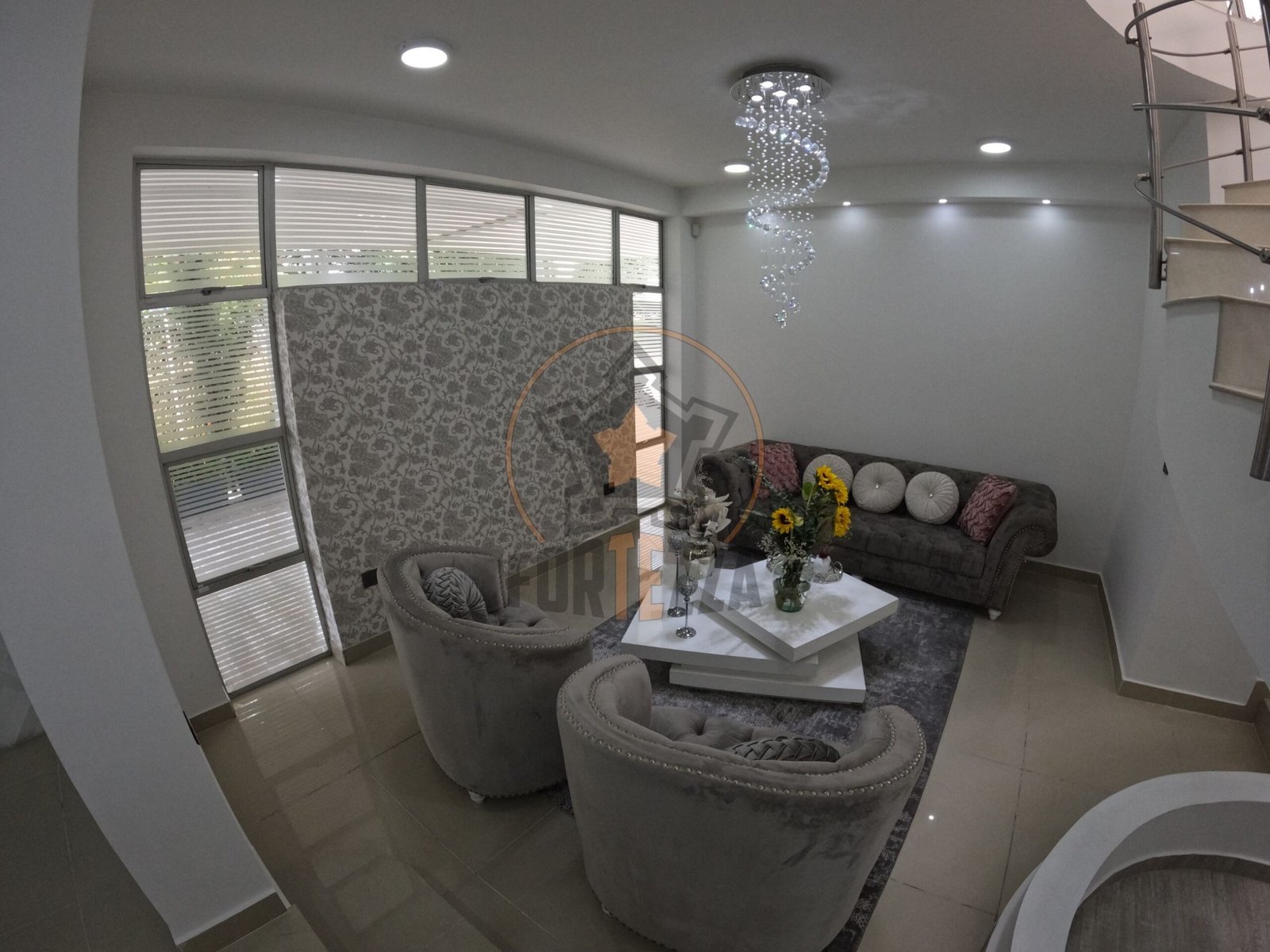 Casa esquinera de lujo en conjunto, Los Patios