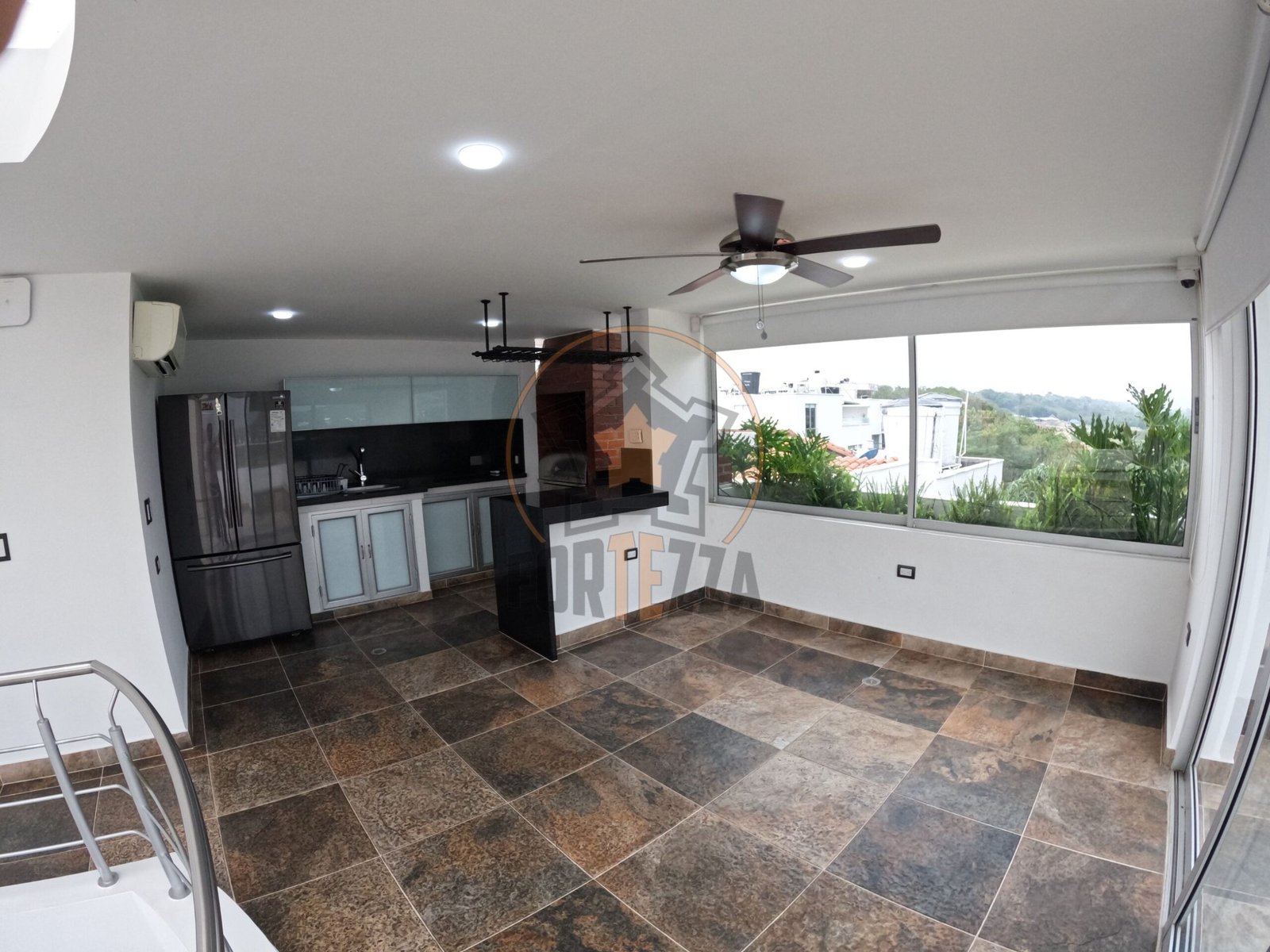 Casa esquinera de lujo en conjunto, Los Patios
