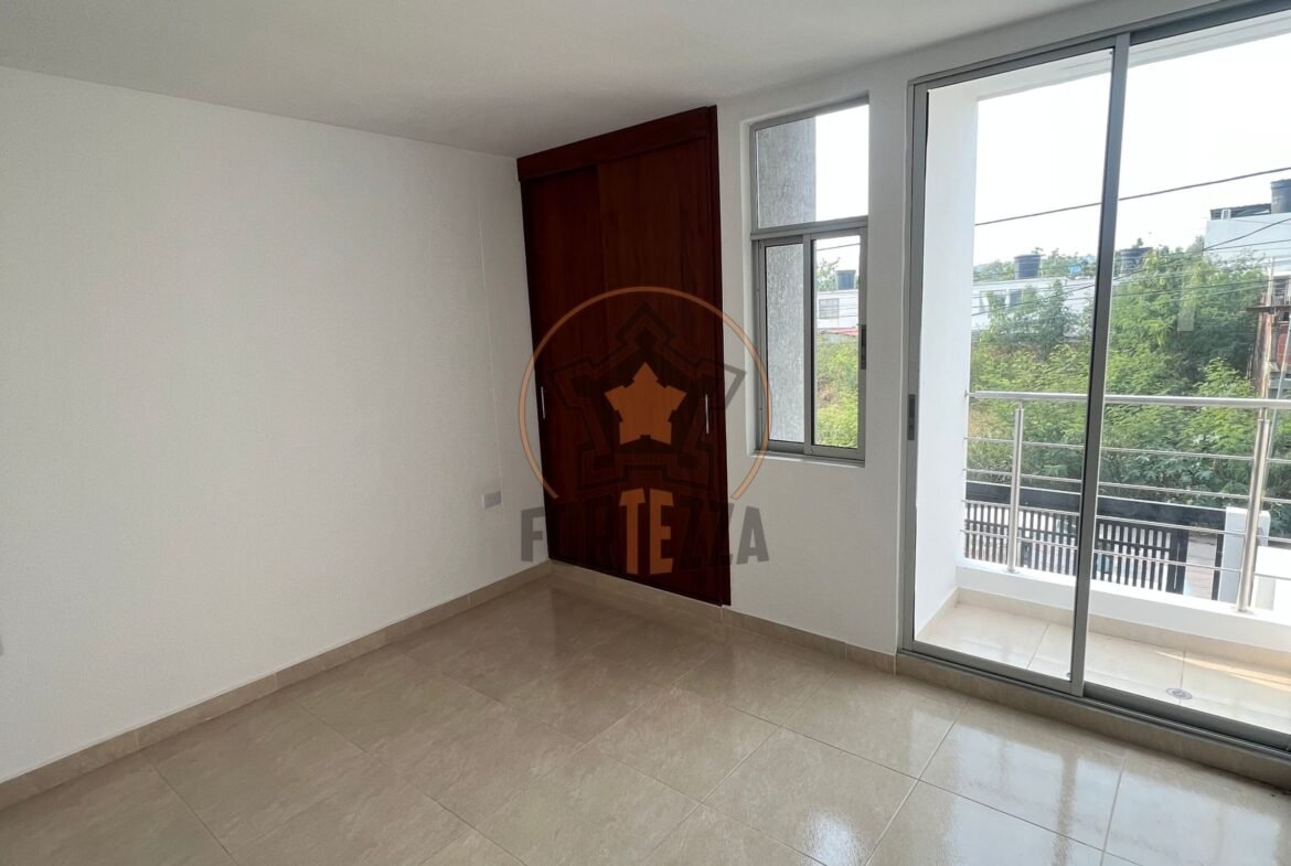Venta o arriendo casa en urbanización Niza 12om2
