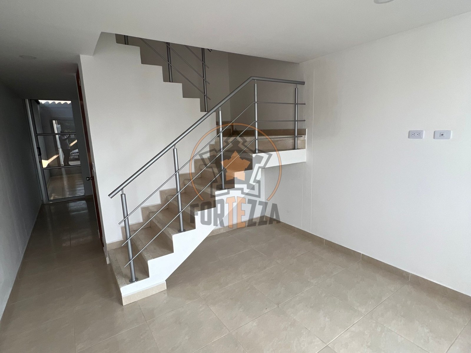 Venta o arriendo casa en urbanización Niza 120m2