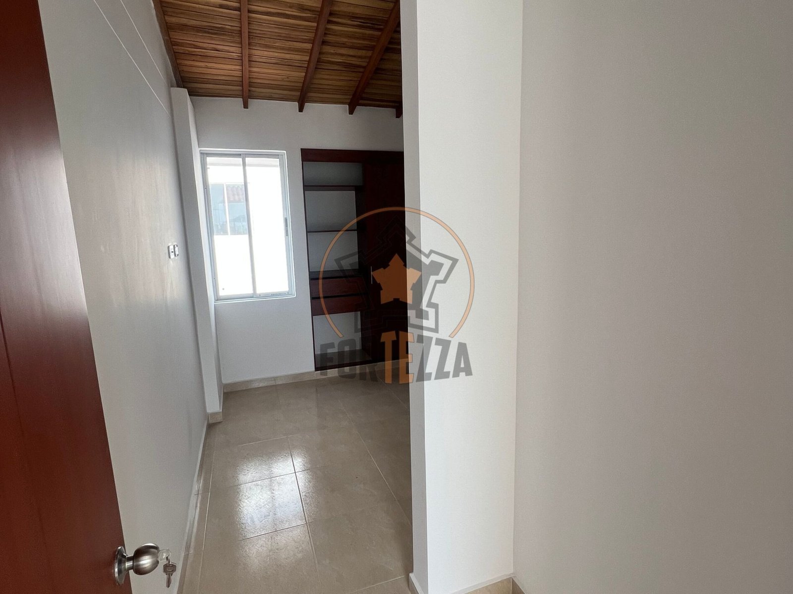 Venta o arriendo casa en urbanización Niza 12om2