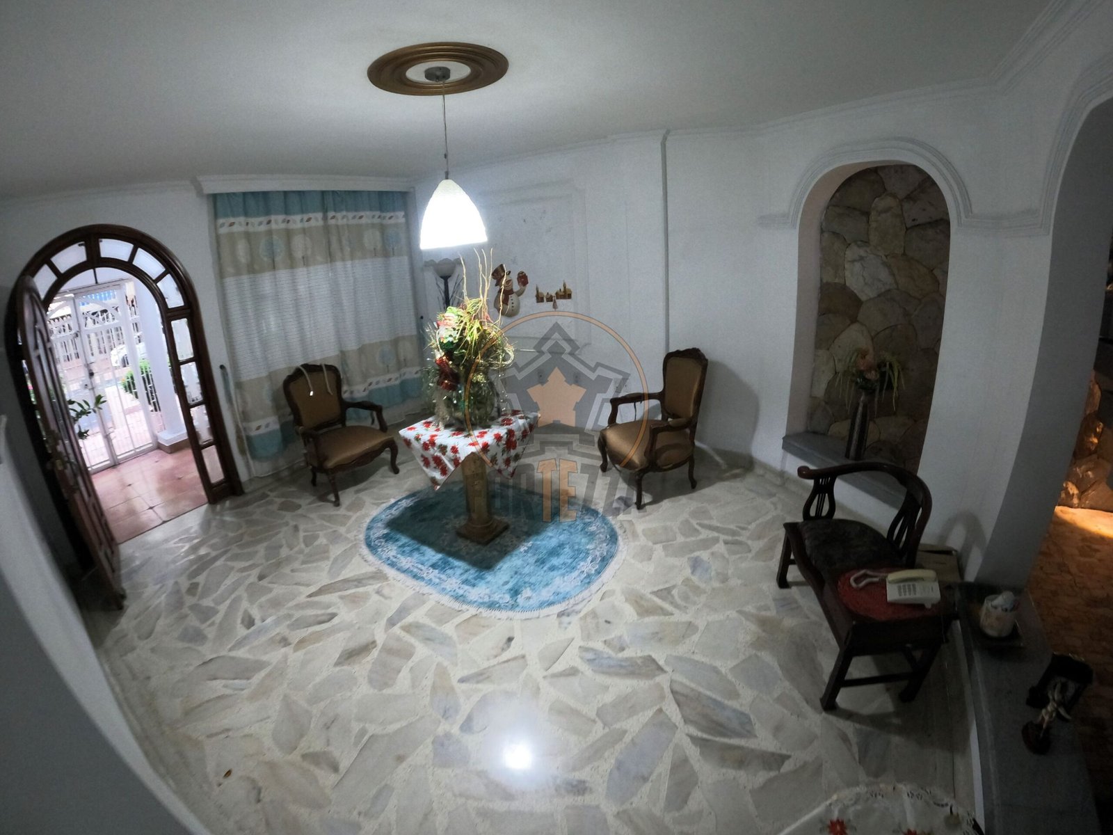 HERMOSA CASA EN VENTA-FAROLES $850MM