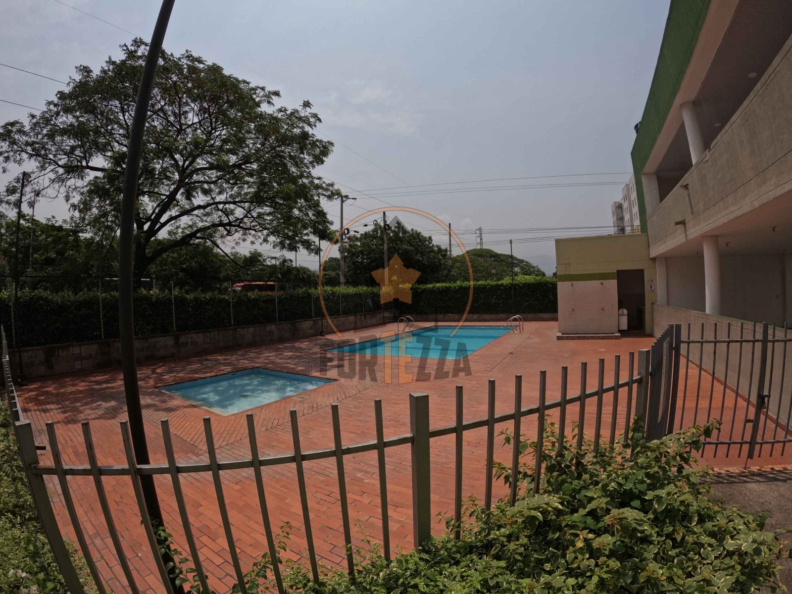 Apto en venta, en conjunto cerrado Bonaire-Prados Del Este.