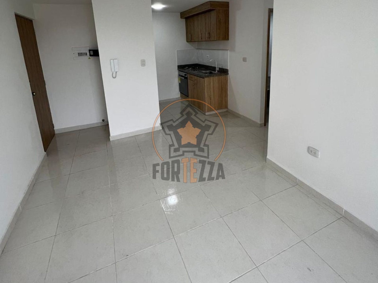 APTO EN ARRIENDO, ECONOMICO CON FULL ACABADOS.