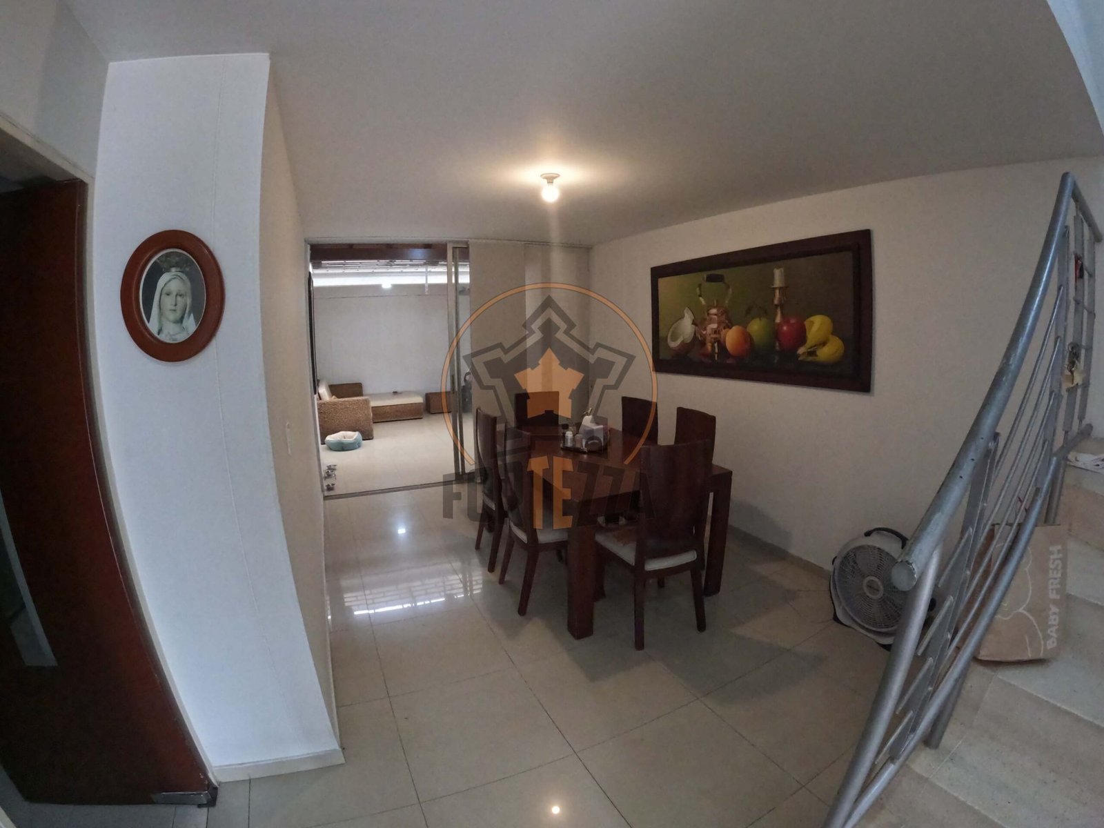 Casa de 2 pisos en arriendo en parques central, cerca a la Av. Libertadores.