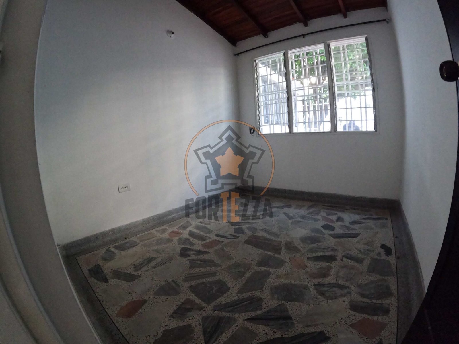 Casa en venta, los pinos, estrato 4. $300 millones