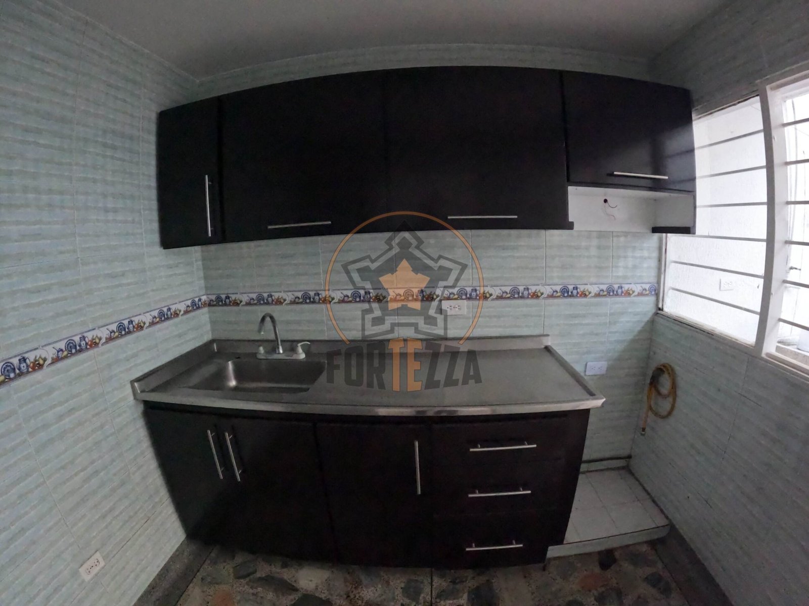 Casa en venta, los pinos, estrato 4. $300 millones