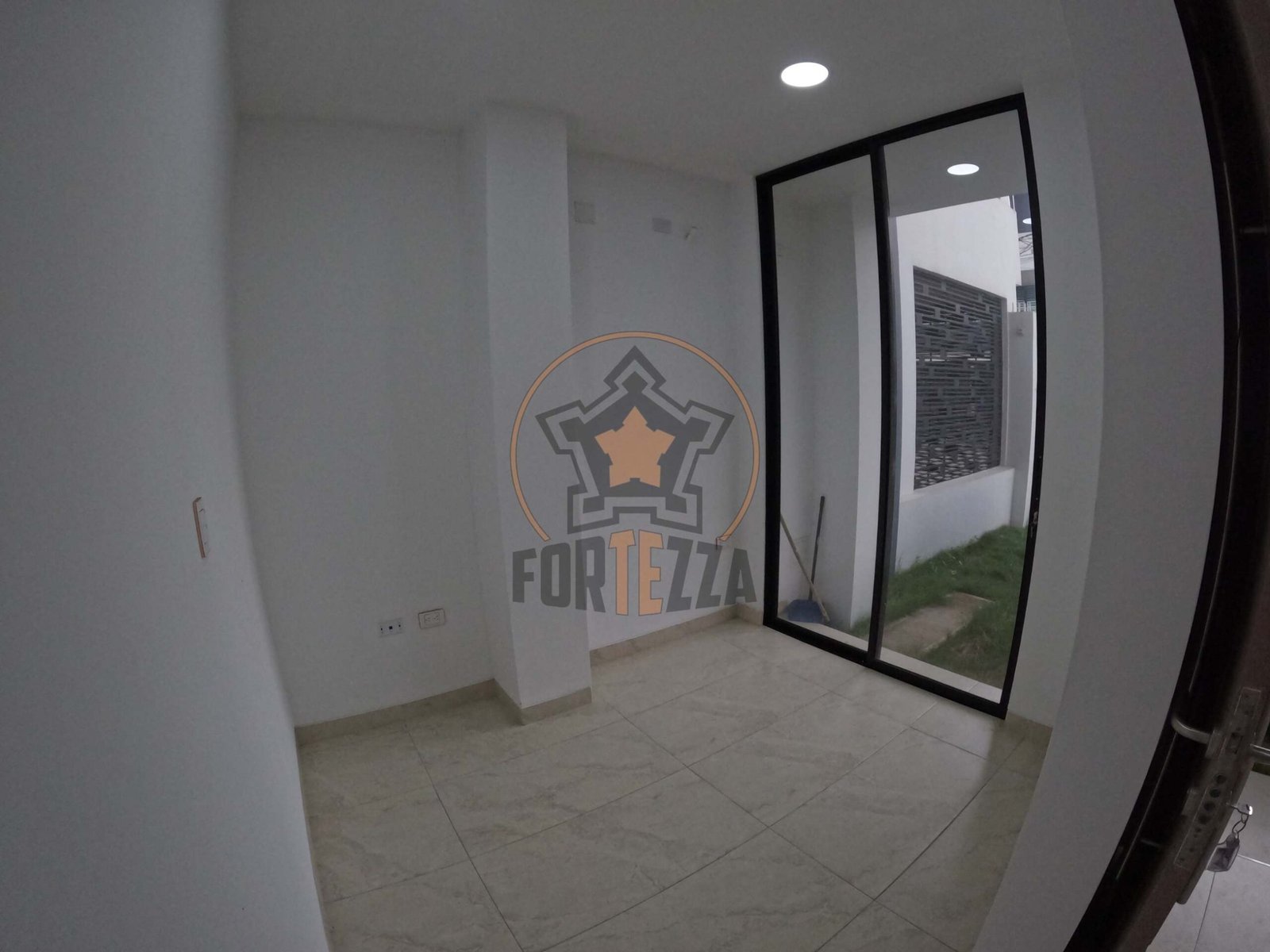 Casa en venta, Urb. Niza, remodelada de 167 m².