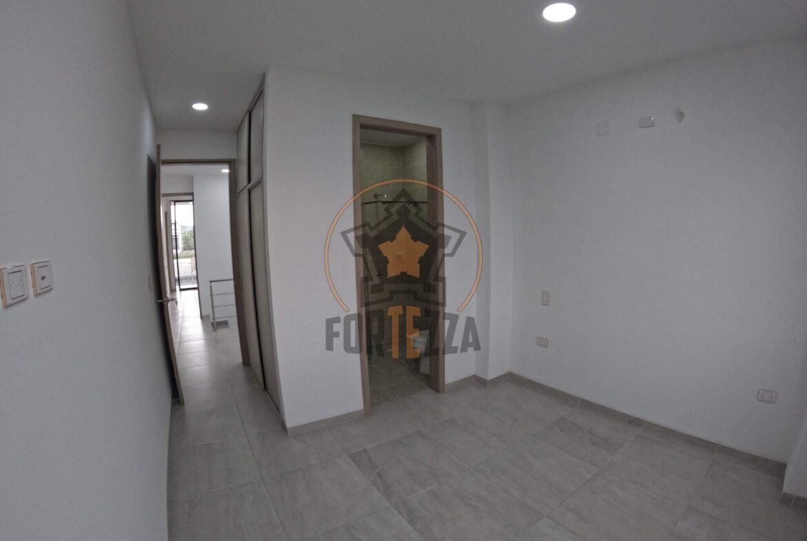 Casa en venta, Urb. Niza, remodelada de 167 m².