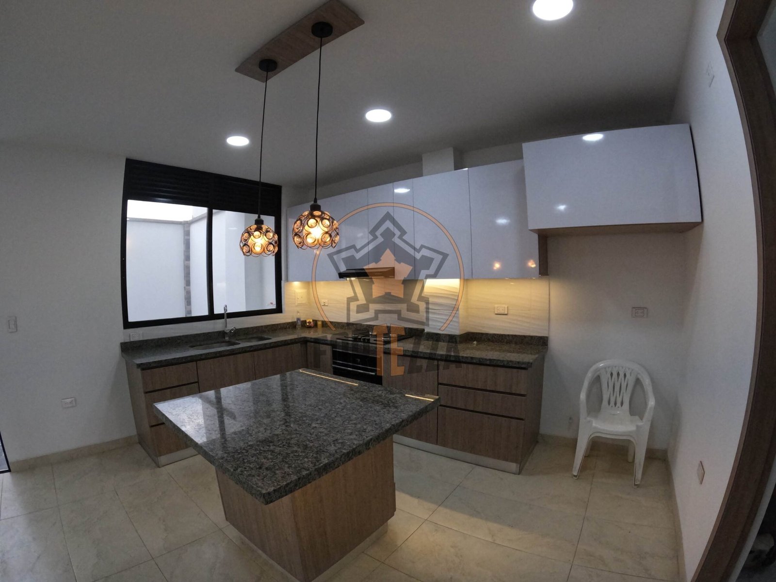 Casa en venta, Urb. Niza, remodelada de 167 m².