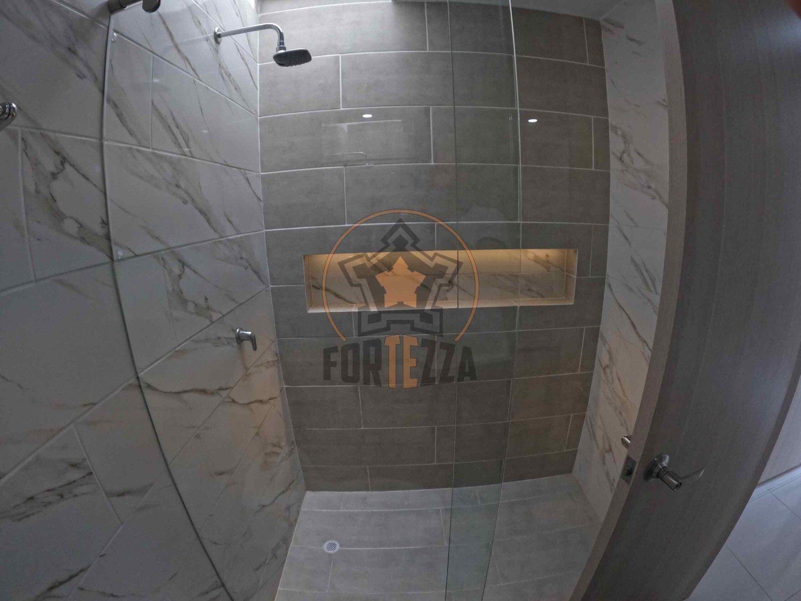 Espectacular casa en arriendo con acabados de lujo por la Av. Libertadores.