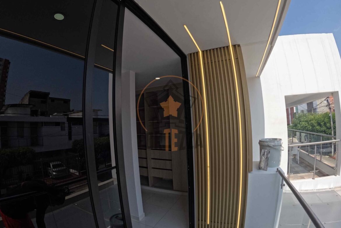 Espectacular casa en arriendo con acabados de lujo por la Av. Libertadores.