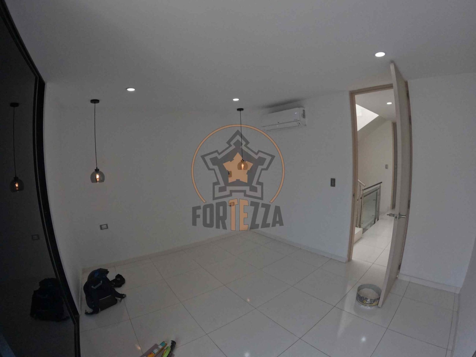 Espectacular casa en arriendo con acabados de lujo por la Av. Libertadores.