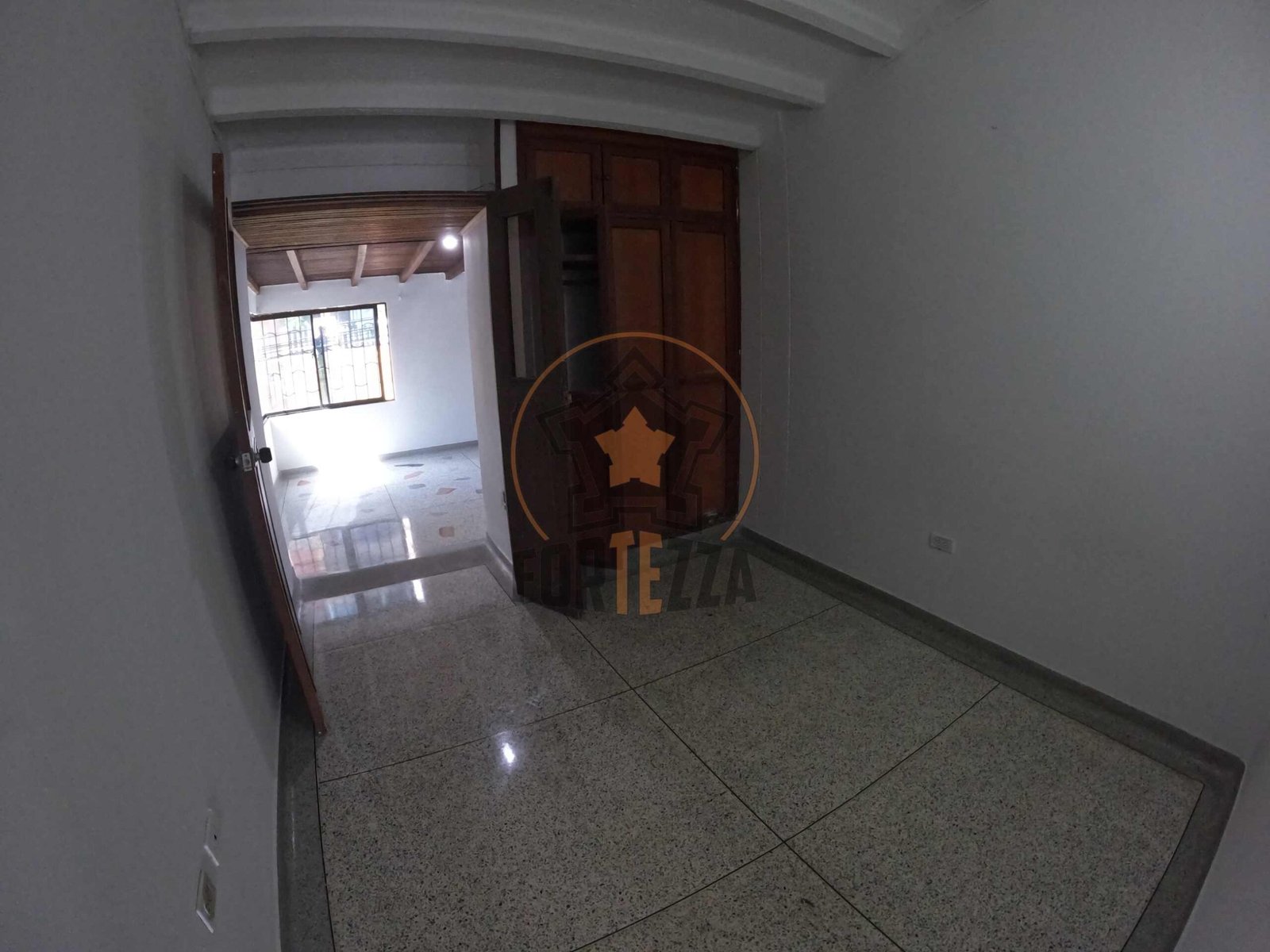 Casa en arriendo, conjunto cerrado por la avenida libertadores.