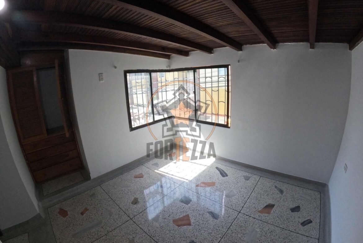Casa en arriendo, conjunto cerrado por la avenida libertadores.