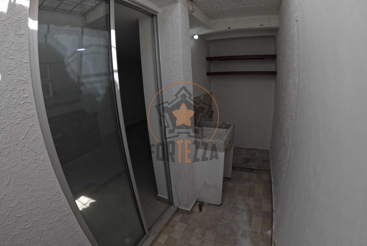 Casa en arriendo, conjunto cerrado por la avenida libertadores.