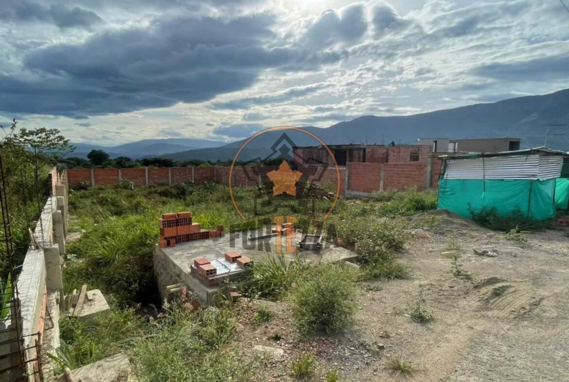Lote en venta, en Condominio Cerrado Reserva De Corozal.