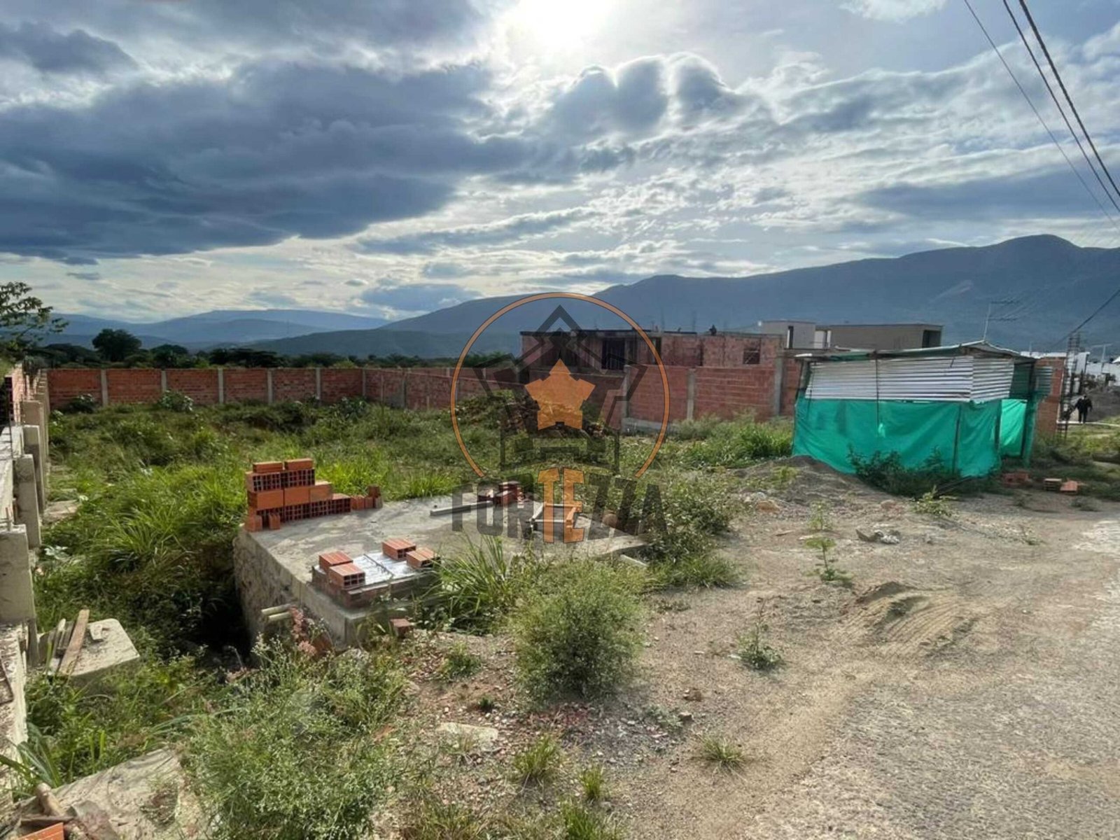 Lote en venta, en Condominio Cerrado Reserva De Corozal.