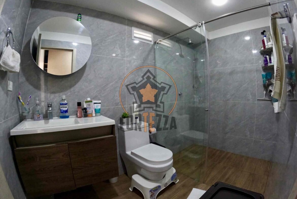 CASA DE LUJO EN VENTA, EN UN SUPER SECTOR.