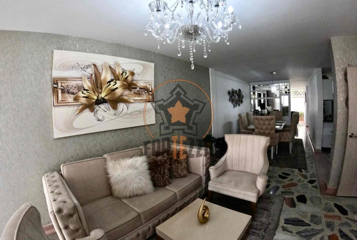 CASA DE LUJO EN VENTA, EN UN SUPER SECTOR.