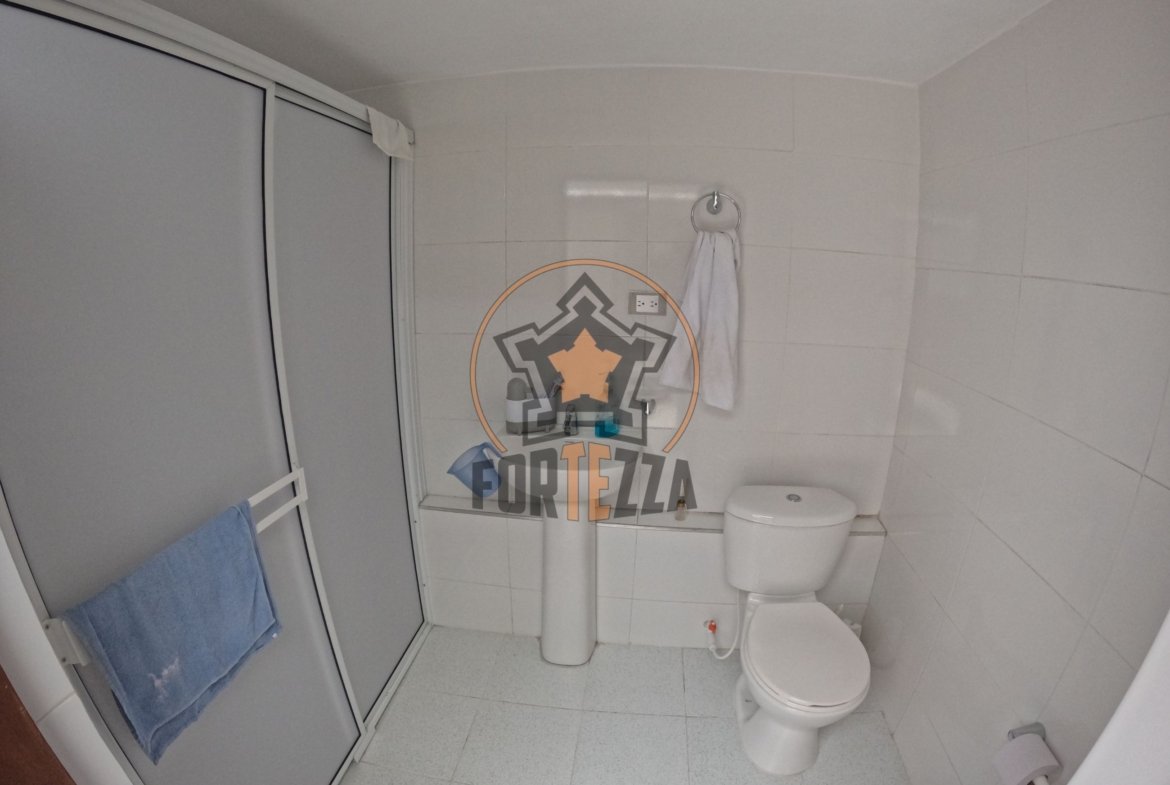 Amplia casa en venta, ideal para reformas