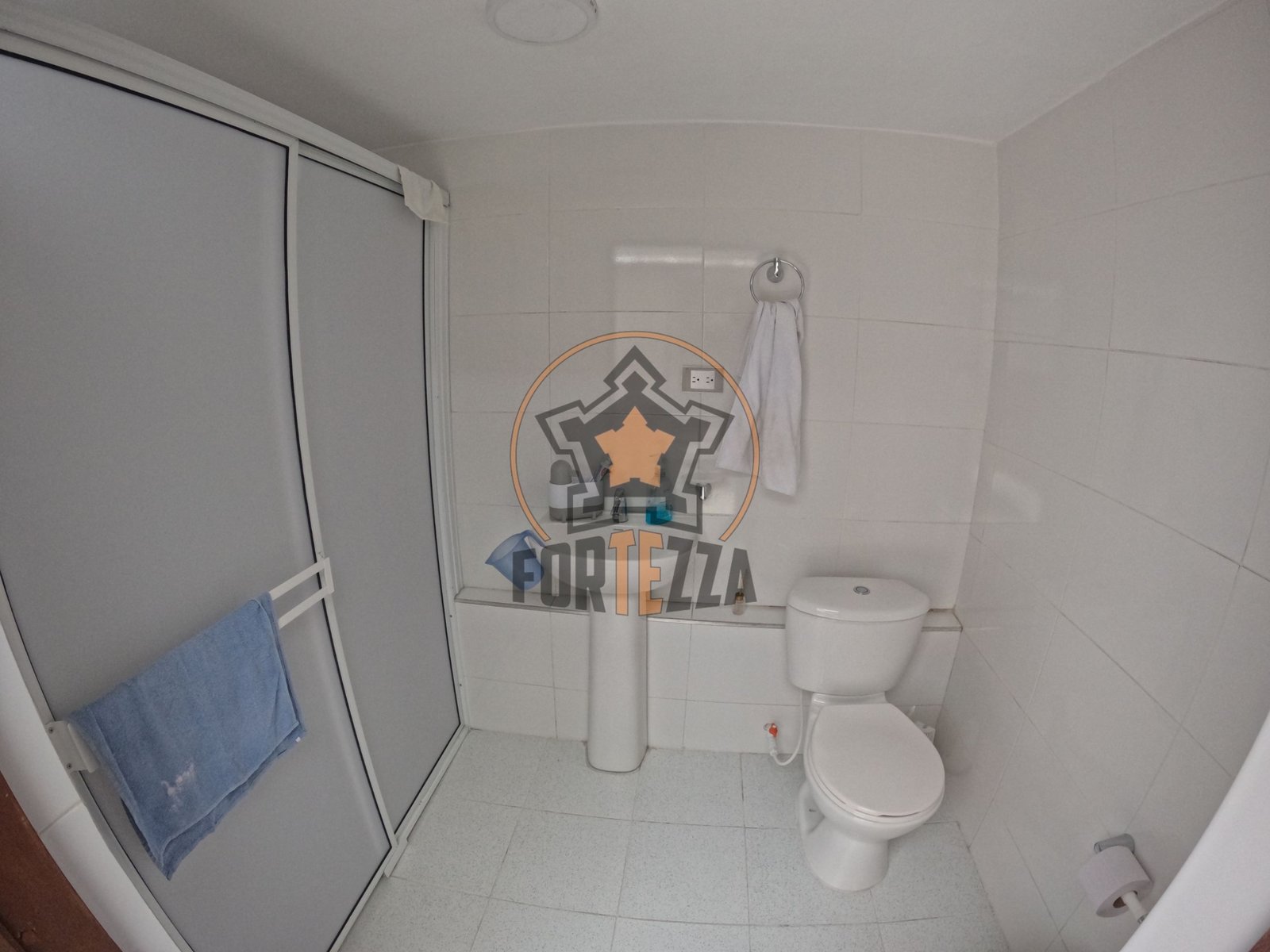 Amplia casa en venta, ideal para reformas